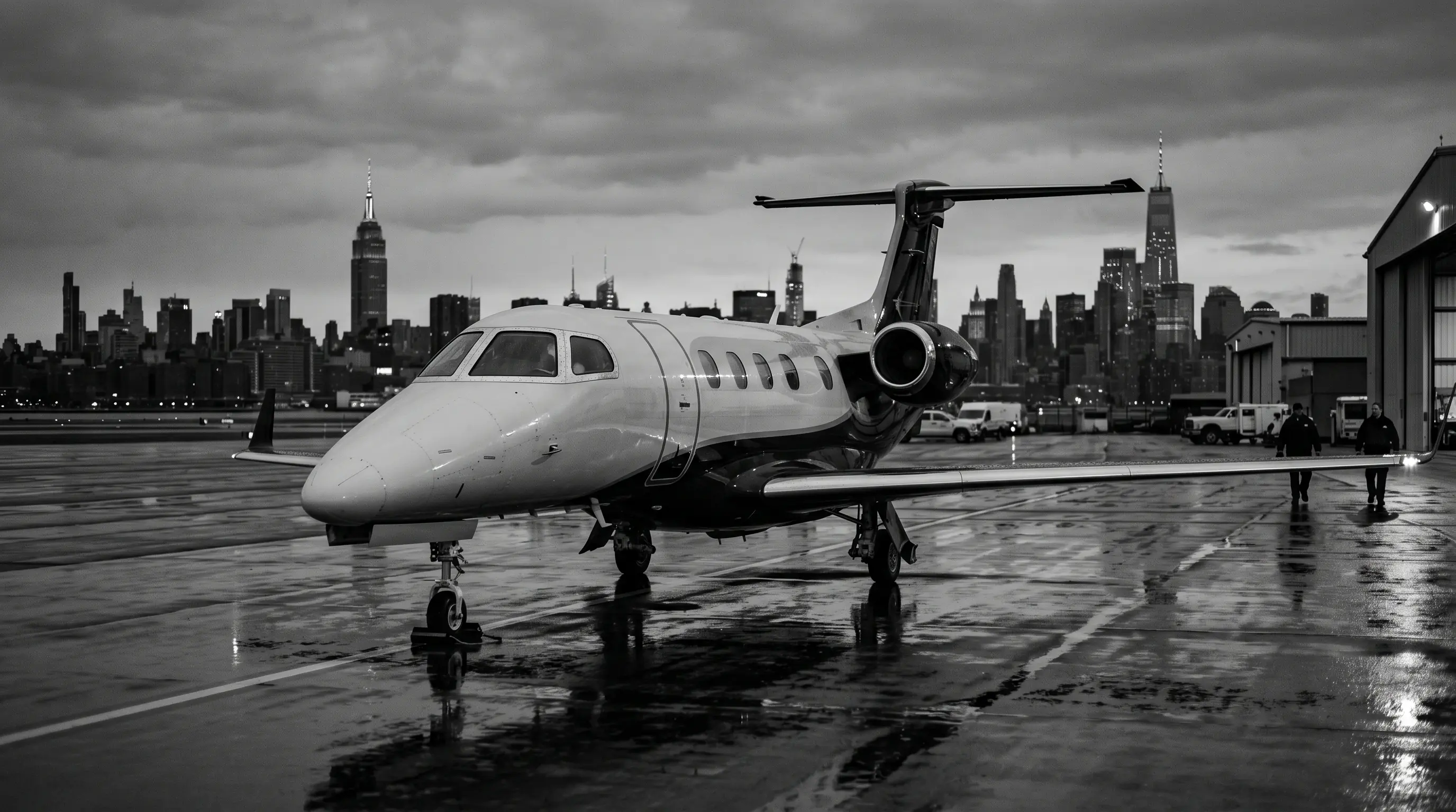 Embraer Phenom 300E Charter